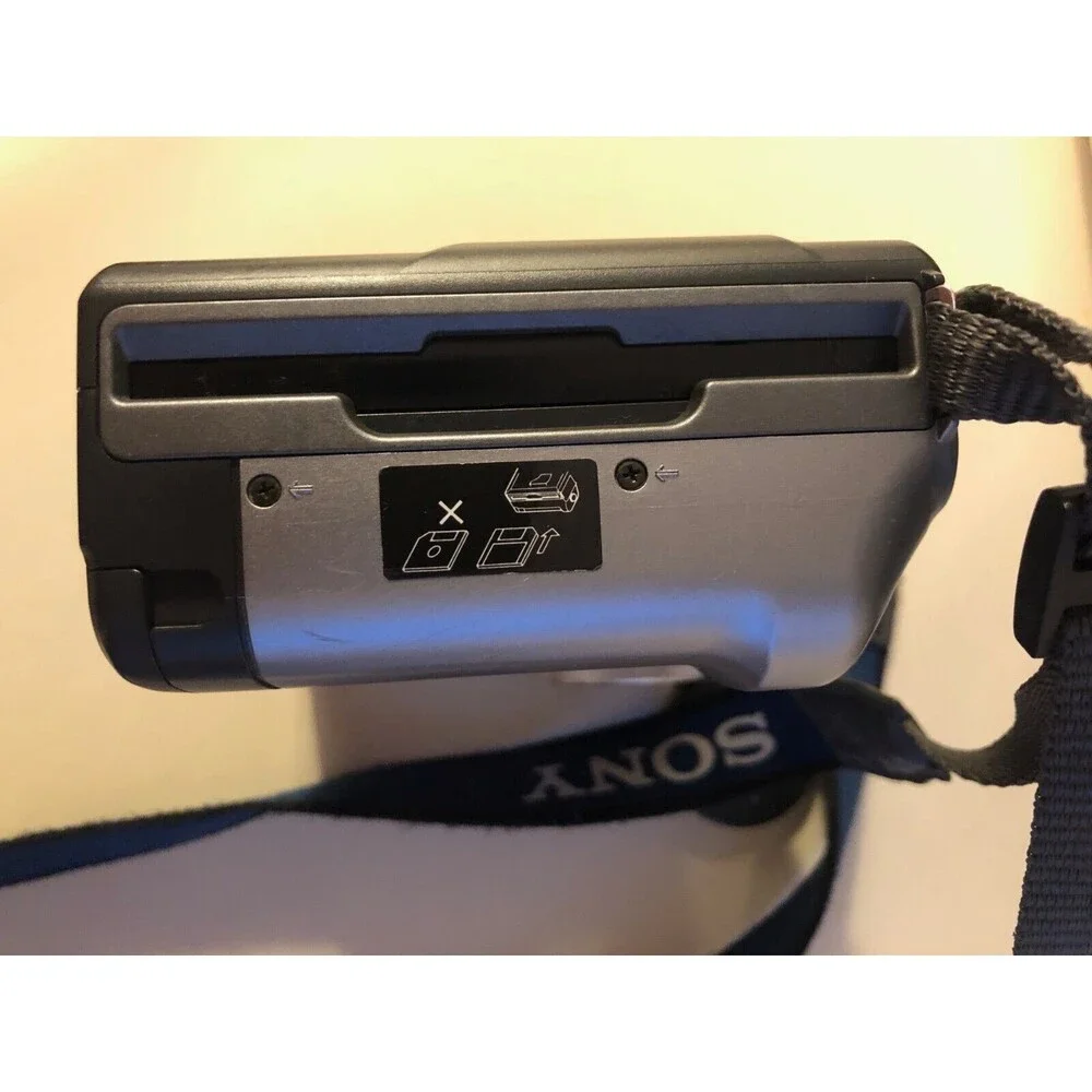 Sony Mavica MVC-FD83 Digital Camera w/ Battery & Strap-Battery needs charging